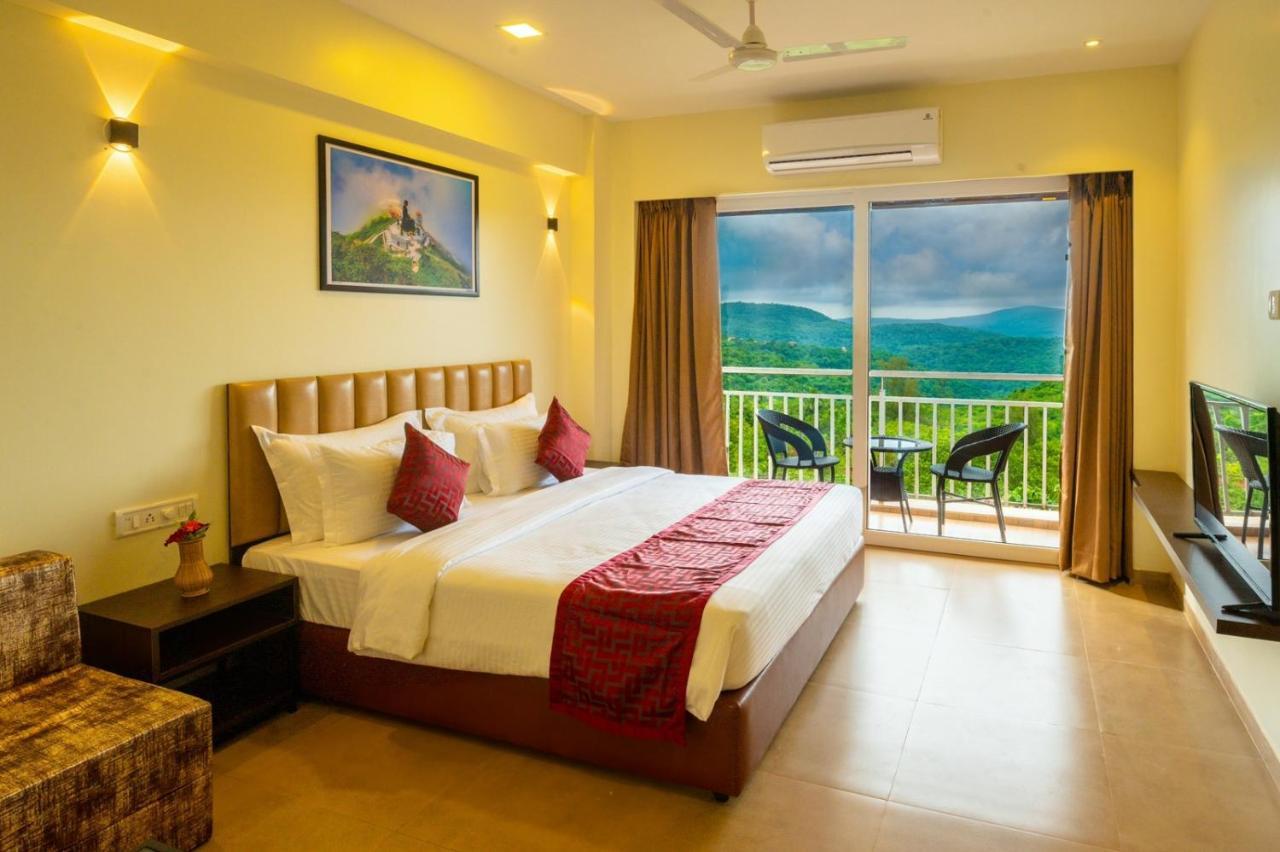 Chinar Woods Resort Dāpoli Eksteriør bilde